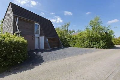 Ferienhaus in Grou in der Nähe des Flusses