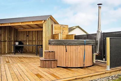 10 Personen Ferienhaus in Løgstør-By Traum