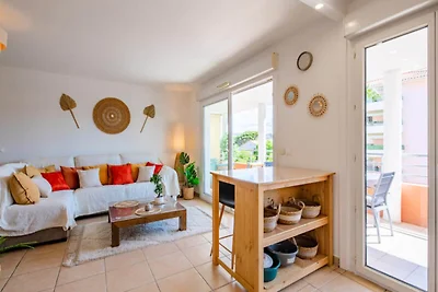 Apartment in Saint-Raphaël in Strandnähe