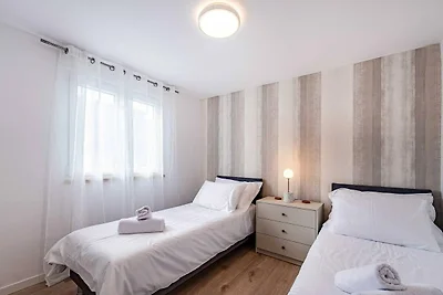 Elegante rifugio costiero a Lukoran