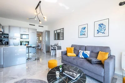 Apartment in Cannes mit Meerblick und Garten