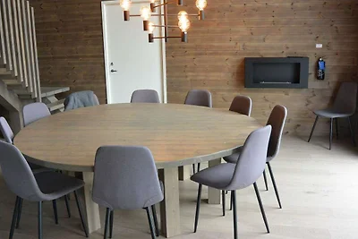 12 persone case ad IDRE-By Traum