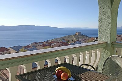 Ruim appartement in Senj met uitzicht op zee