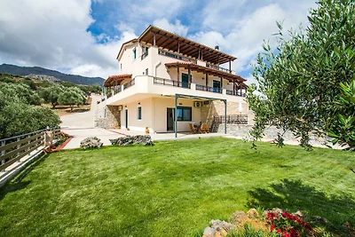 Huis bij Souda Strand met Zwembad