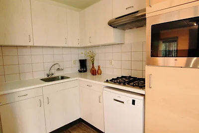 Moderner Bungalow mit überdachter Terrasse, i...