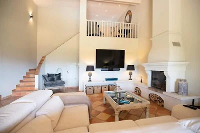 Häuser & Villen für 10 Personen