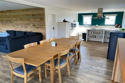 Modernes Ferienhaus mit ruhigem Garten in...