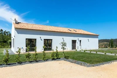 Villa vicino ad Aljezur con lago privato