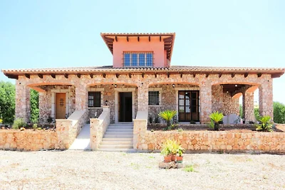 Villa in Muro met zwembad en prachtige tuin