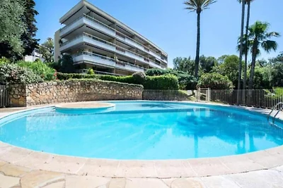 Cannes-Apartment mit Meerblick und Pool