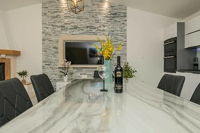 Ruhige Landvilla in Naklice