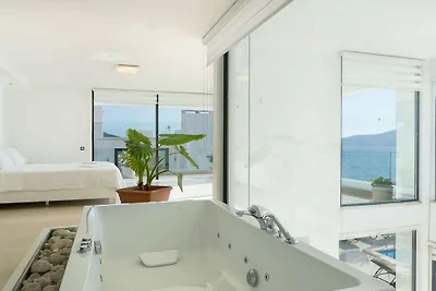 Villa a Kalkan con piscina