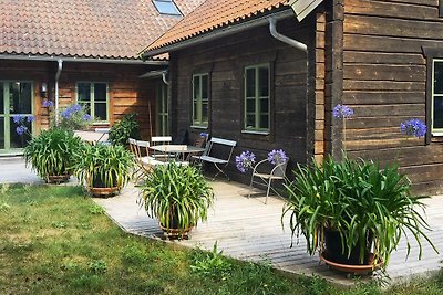 4 Sterne Ferienhaus in YNGSJÖ-By Traum