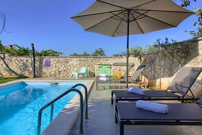 Kalu con piscina cerca de Rovinj
