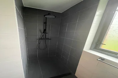 Sonniger Familienbungalow am See