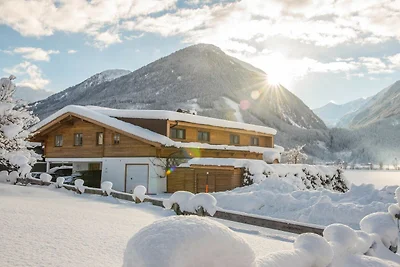 Casa a Neukirchen con vista montagne