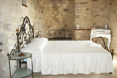Wohnung in Petrella Guidi mit Garten
