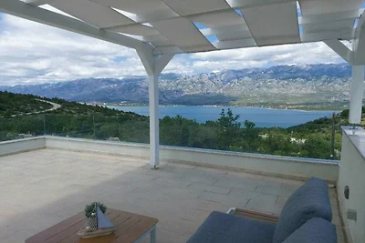 Ferienhaus in Vinjerac mit Schwimmbecken
