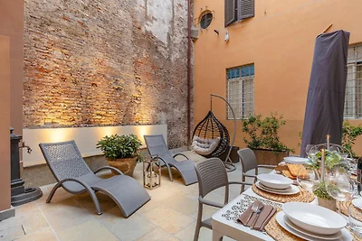 Appartamento a Lucca con cortile privato