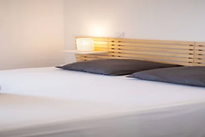 Modernes Strandapartment mit Terrasse