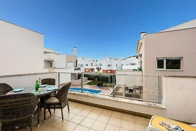 Wohnung in Burgau mit Pool und Balkonen