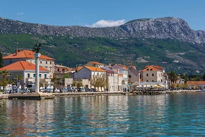 Tranquil and Stylish Apartment Kastel Novi - ...