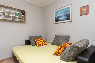 Apartment Lolo - Two Bedroom Apartment with L...