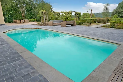 Luxus Landhaus mit Pool