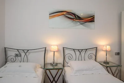 Apartment in Arbanija mit Sprudelbad