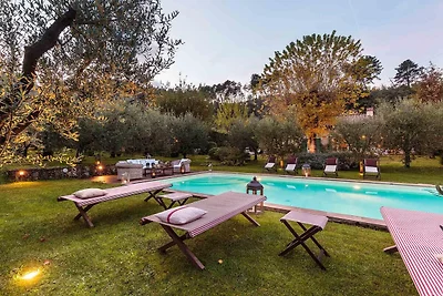 Villa in Camaiore met zwembad en Toscaanse...