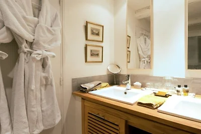 Appartement met verwarmd zwembad in Uzès