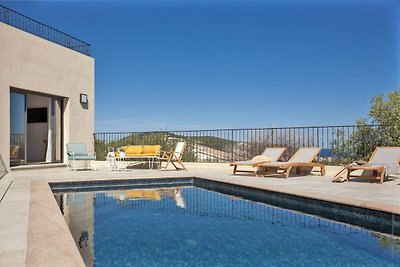 Splendida villa con piscina e vista mare