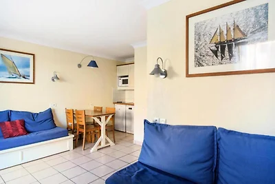 Marineblaue Residenz f�r drei Personen