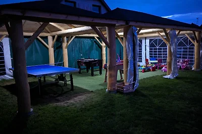 Komfortables Ferienhaus mit Garten, Dabki