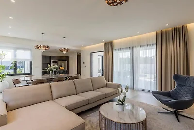 Three Bedroom Villa with Pool