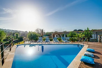 Spacious country house with garden