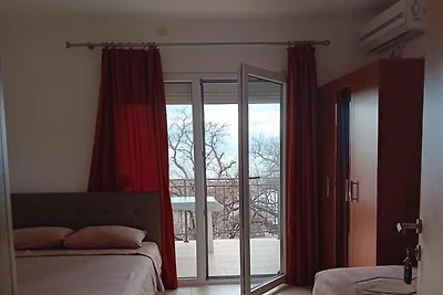 Classic Studio Apartment with Sea View and...