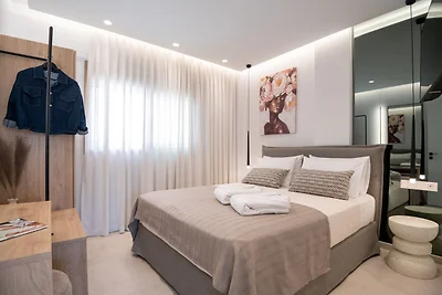 Premium Seaview Suite with Heated Pool and Pr...