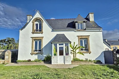 Ferienhaus in Audierne mit Terrasse