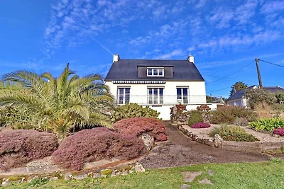 Ferienhaus in Plouhinec mit Terrasse