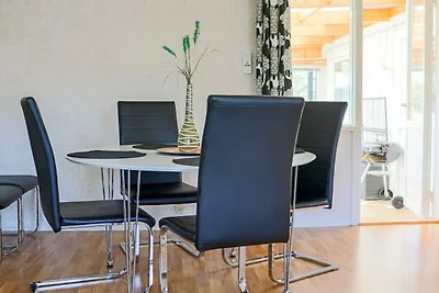 Einladendes Ferienhaus in Meeresnähe-By Traum