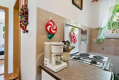 Uriges Ferienhaus in Ričice-Imotski in der Nä...