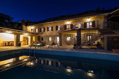 Erstaunliche Villa mit Pool und Meerblick inm...
