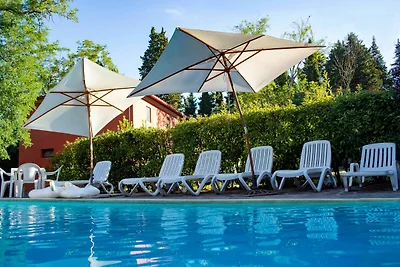 Moderne Ferienwohnung mit Pool in Ghizzano