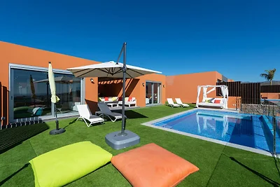 Chalet in San Bartolomé de Tirajana mit Pool