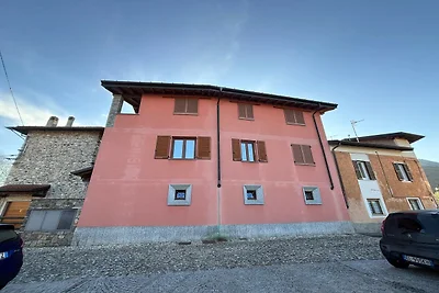 Appartement met uitzicht op het meer in...