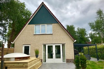 Modernes Ferienhaus in Drenthe mit einem neue...