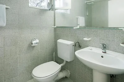 Apartment in Jelsa mit Swimmingpool
