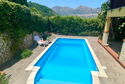 Elegante villa nel cuore di Altofonte