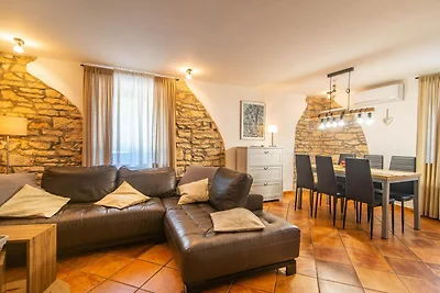 Attraente casa vacanze con giardino
